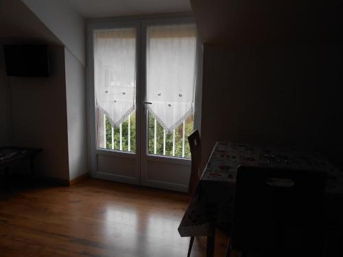 location MIRANDE 2 chambres 4 couchages 9 quartier Pon in Laruns