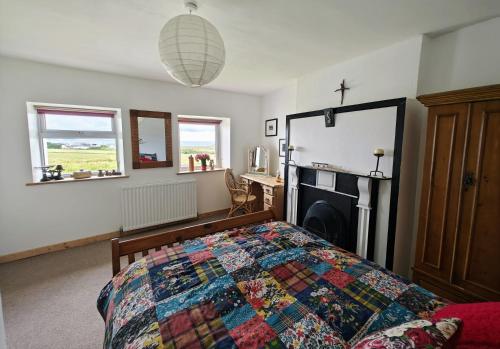 Teach Róisin-Traditional Irish holiday cottage in Malin Head.