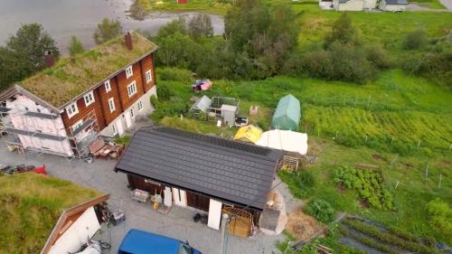 Vista exterior, Hyggelig lite bosted ved sjøen, nær sentrum i Valnesfjord in Fauske