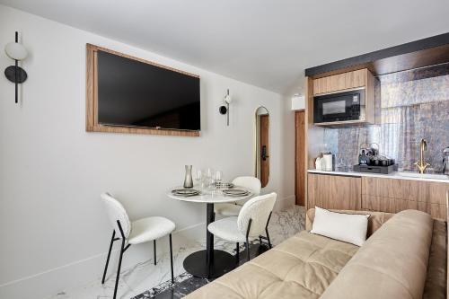 Apart hotel Louvre museum by Studio prestige 5