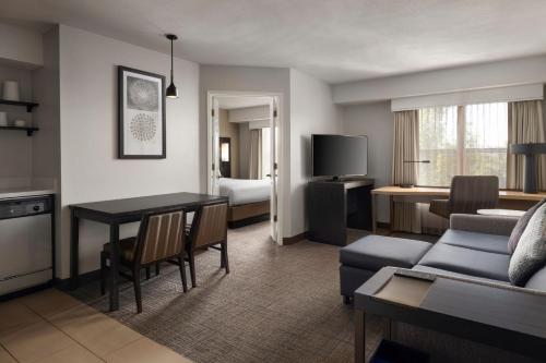 One-Bedroom Suite