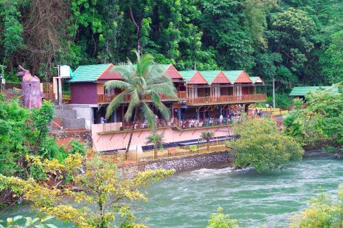 Mazhavilkadu ForestResort & Restaurant