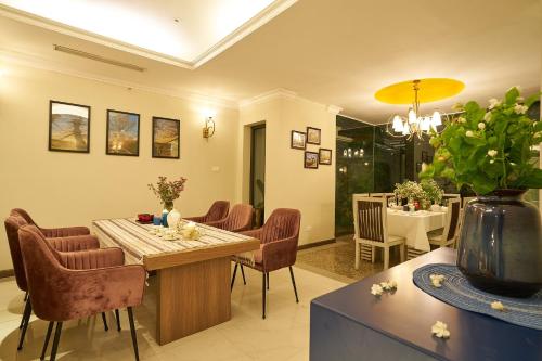 Luxury Garden Villa with premium spa 4 bedrooms Ciputra