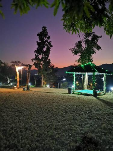 Exterior view, Romantic Time Mountain Resort in Mae Hi