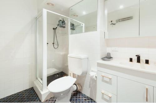 Harbourside Style, 2 Bed, A/C, Pool -Elizabeth Bay