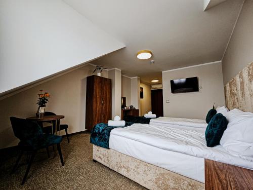 2 twin beds