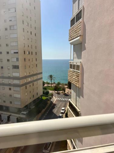 Surrounding environment, The Symphony of the Breeze in Netanya