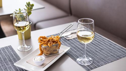 Hotel Port Ciutadella - image 4