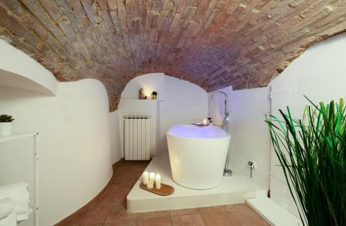 Medieval flat with whirlpool bath, Perugia (foto 6)
