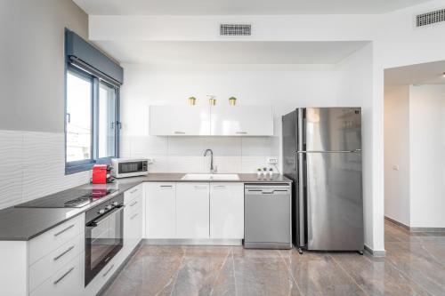 Luxury 2BR with nice view - next King David Hotel  - image 9