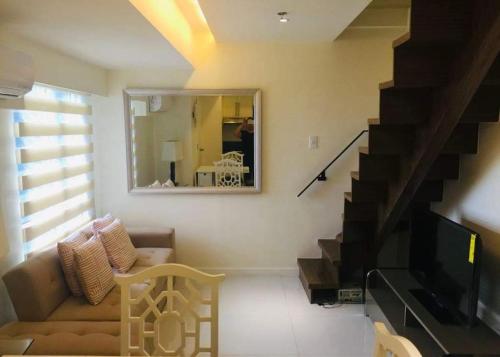 SMTH Suites LOFT at Fort Victoria BGC - Brown One