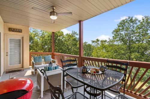 Sunset at Watersedge Condo in Branson, USA