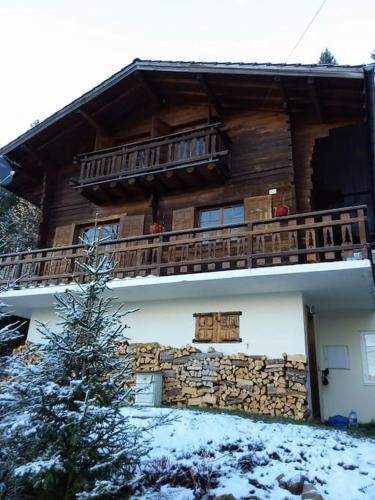 B&B Le Biot - Stunning Alpine Chalet with Games Room - Bed and Breakfast Le Biot