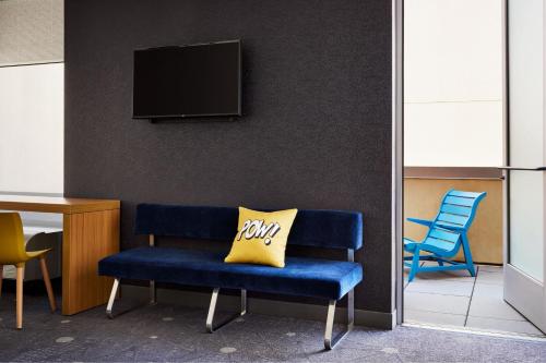 aloft Hotel Leawood Overland Park - image 6