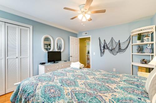 Coastal Murrells Inlet Condo with Balcony!