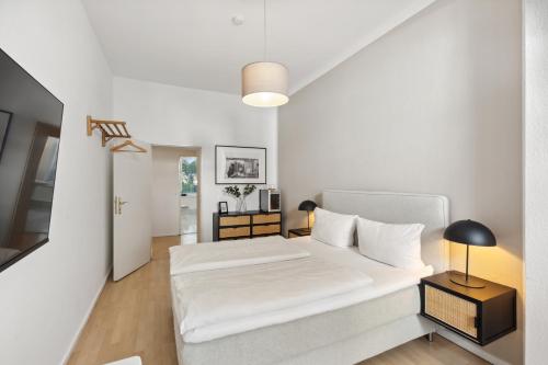 Deluxe Double Room image 7