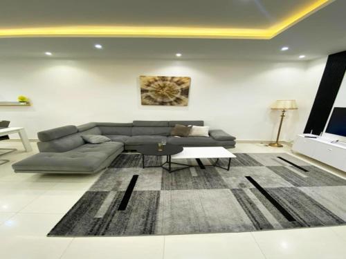 Superb apartment with jacuzzi no019