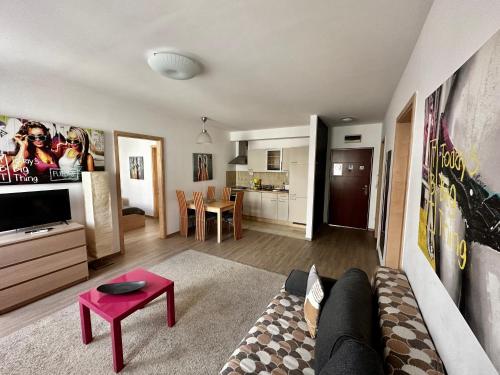 Deluxe Apartment image 3