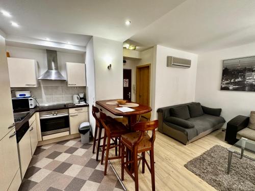 Deluxe Apartment image 1