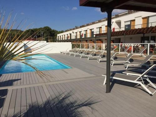 Paisible et unique avec terrasse sur vue piscine