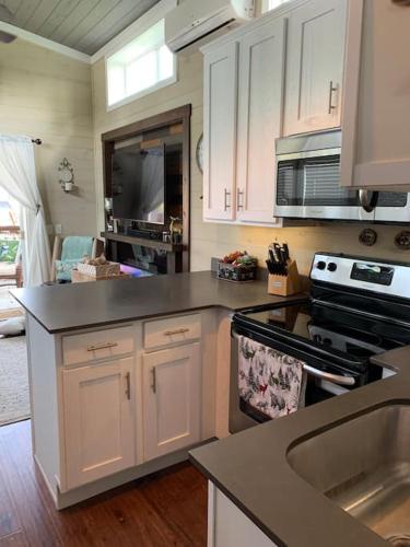 Beautiful Tiny Home at The Simple Life Village