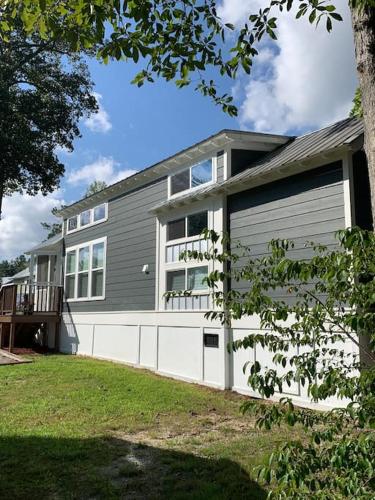 Beautiful Tiny Home at The Simple Life Village