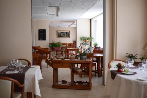 Létesítmények, Auberge Aux Deux Sapins in Montricher