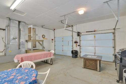 Spacious Buena Vista Home with Fire Pit Near Skiing! - image 12