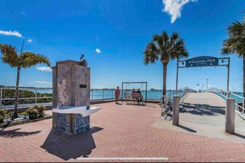 In the Center of Gulfport, Min Away From the Beach! in Gulfport (FL)