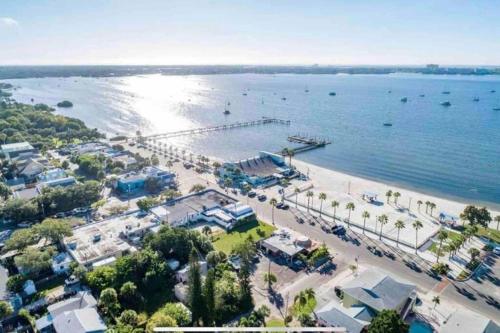 In the Center of Gulfport, Min Away From the Beach! in Gulfport (FL)
