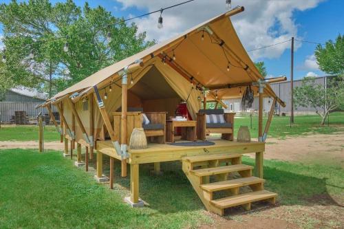 BeeWeaver Luxury Glamping - Spectacular Thistle Bee Fun