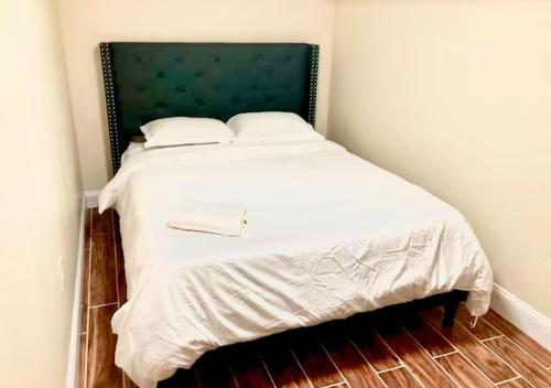 Newly Renovated Guest Rooms near Transportation