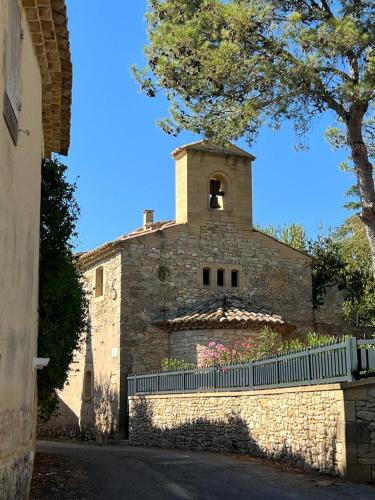 Villa 10 P piscine lagon avec vue époustouflante proche Uzès