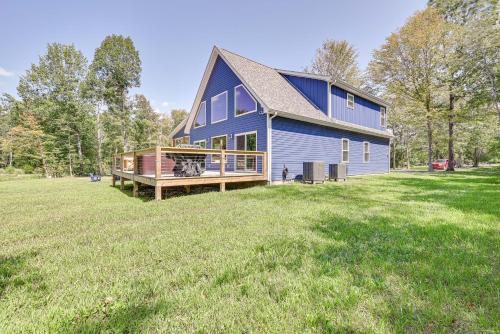 Stunning Home Near Nolin Lake Hot Tub and Fire Pit!