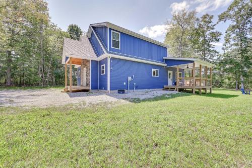 Stunning Home Near Nolin Lake Hot Tub and Fire Pit!