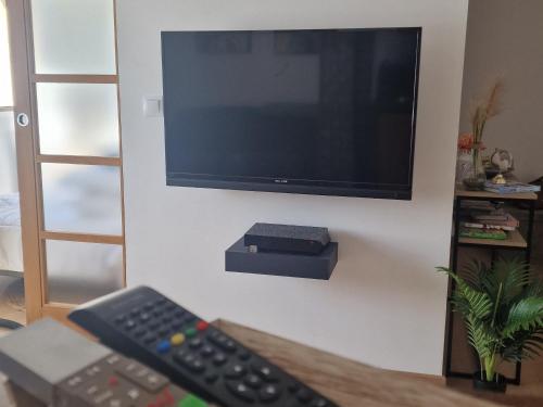 Charmant appartement plein centre 250m de la gare 30mn de Paris in Les Mureaux