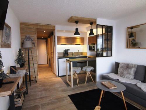 Charmant studio 4 pers avec balcon, parking et accès pistes - Alpe d'Huez - FR-1-405-134 - Apartment - Alpe d'Huez