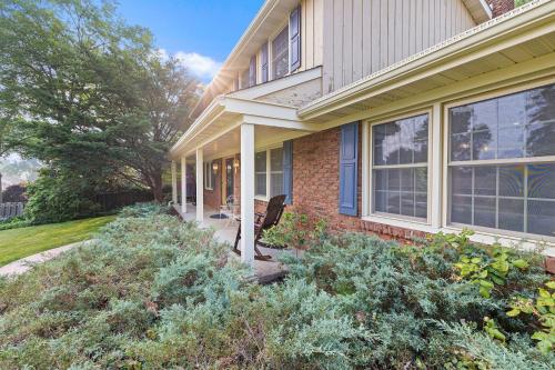 5bedroom w Pergola Hottub & Firepit