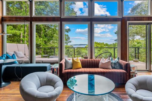 Mid-Century Up In The High in East Hampton, USA