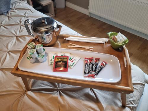 Private room in shared house with host City skyline and mountain views close to belfast centre and airports free parking - Ballynure
