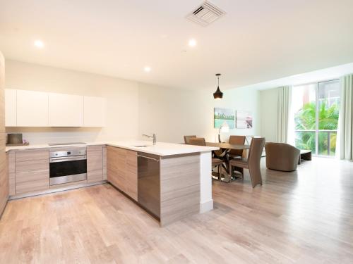 2 bedrooms, 4 beds