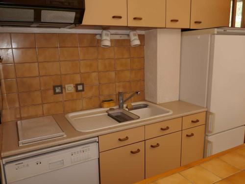 Appartement Esquièze-Sère, 3 pièces, 4 personnes - FR-1-402-82