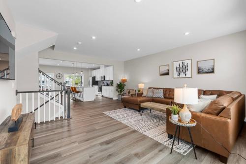 Stunning and Spacious 4-bedroom Townhome! The Dye at Barefoot Resort 403 in North Myrtle Beach, USA