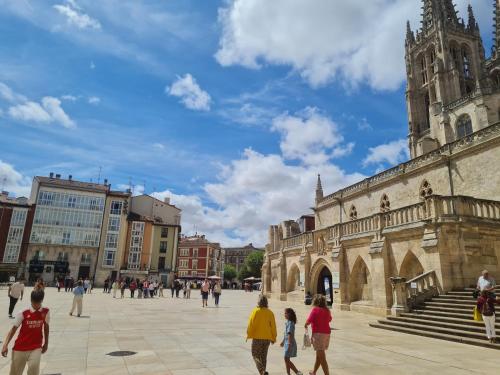 Urban Burgos - image 8