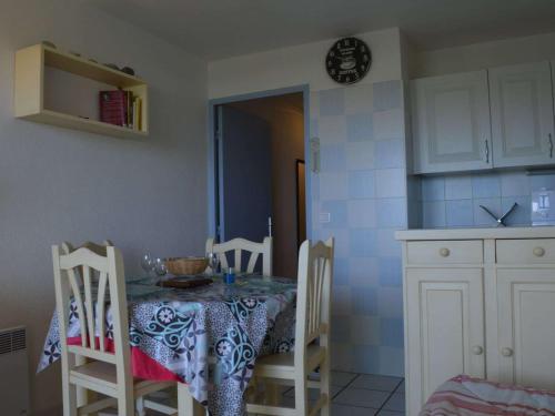 Appartement Saint-Cyprien 2 pièces 4 personnes - FR-1-225D-13 - image 2