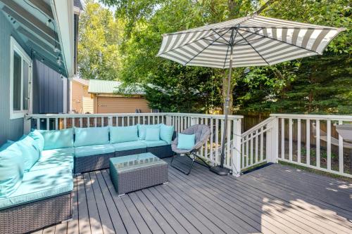 Lynwood Vacation Rental with Outdoor Living Galore!