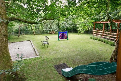 Little Leighs - image 4