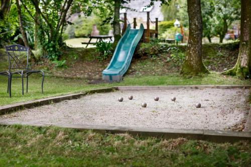Little Leighs - image 11