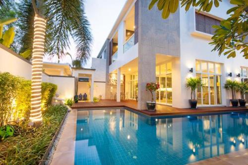 Luxurious Private Pool Villa