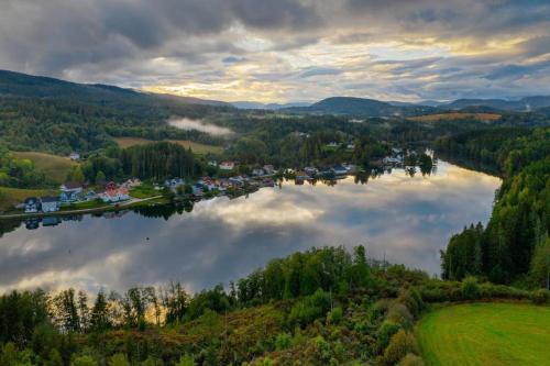 Hus i Telemarkskanalens hjerte